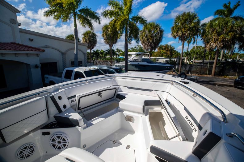 Thumbnail 36 for New 2021 Blackfin 252CC boat for sale in West Palm Beach, FL