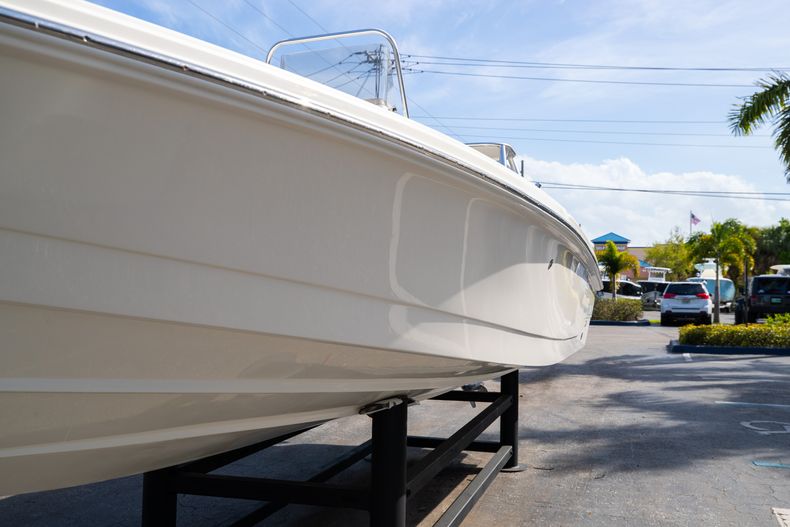 Thumbnail 5 for Used 2017 Pathfinder 2200 boat for sale in West Palm Beach, FL