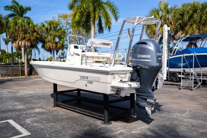 Thumbnail 7 for Used 2017 Pathfinder 2200 boat for sale in West Palm Beach, FL