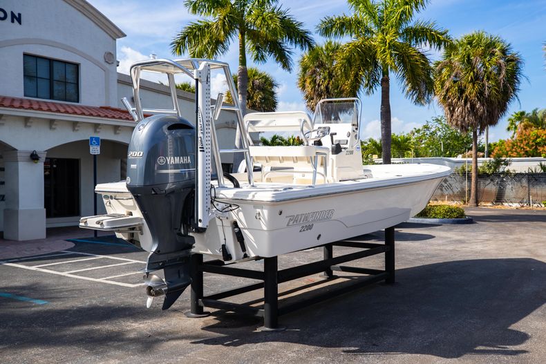 Thumbnail 10 for Used 2017 Pathfinder 2200 boat for sale in West Palm Beach, FL