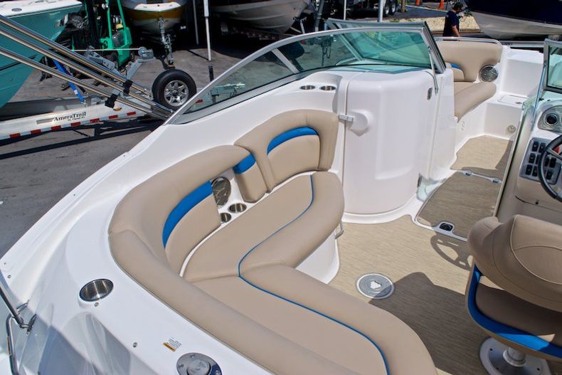 Thumbnail 5 for New 2014 Hurricane SunDeck SD 2000 OB boat for sale in Miami, FL