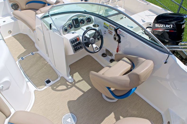 Thumbnail 8 for New 2014 Hurricane SunDeck SD 2000 OB boat for sale in Miami, FL