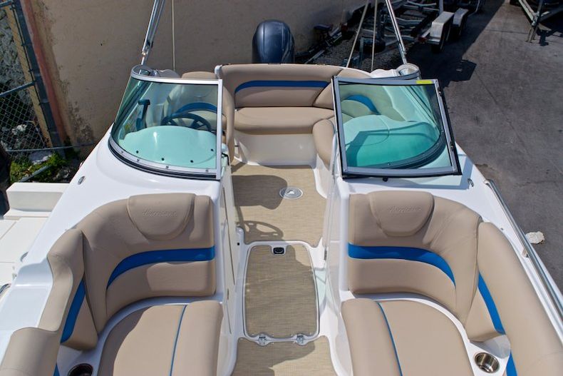 Thumbnail 12 for New 2014 Hurricane SunDeck SD 2000 OB boat for sale in Miami, FL
