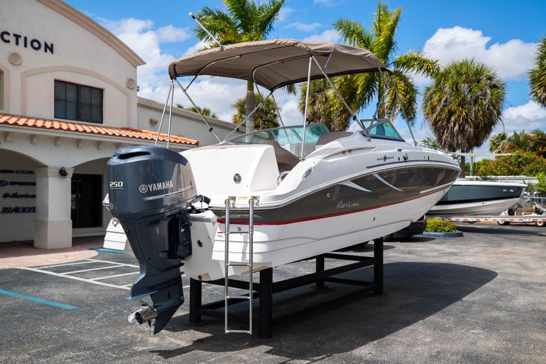 Thumbnail 10 for Used 2014 Hurricane SunDeck SD 2400 OB boat for sale in West Palm Beach, FL