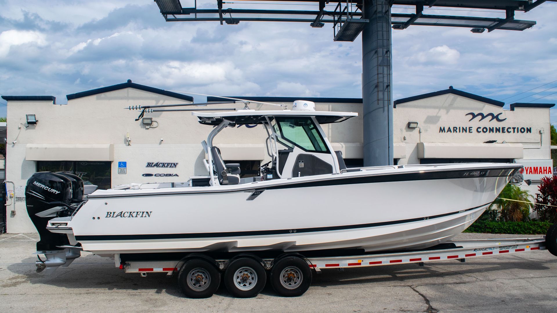 Used 2020 Blackfin 332CC #C129 image 1