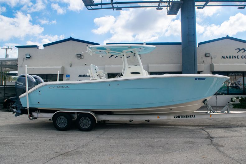 Used 2020 Cobia 280 CC Center Console boat for sale in Fort Lauderdale, FL