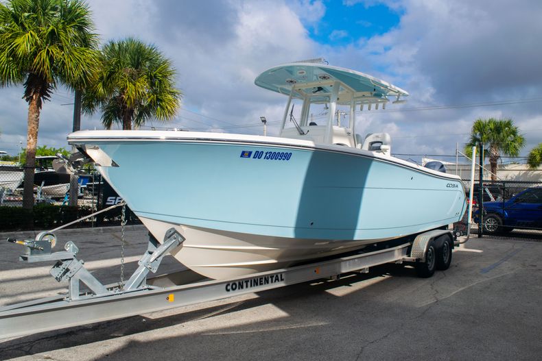 Thumbnail 3 for Used 2020 Cobia 280 CC Center Console boat for sale in Fort Lauderdale, FL
