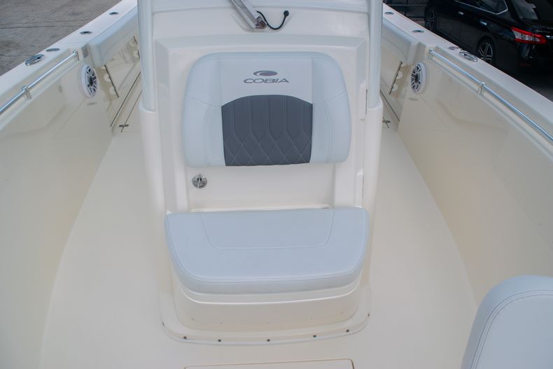 Thumbnail 27 for Used 2020 Cobia 280 CC Center Console boat for sale in Fort Lauderdale, FL