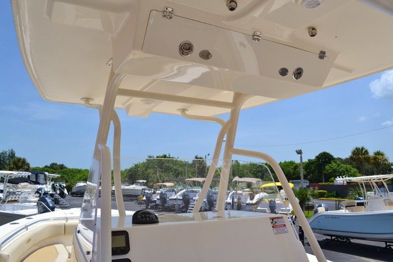 Thumbnail 14 for New 2014 Cobia 296 Center Console boat for sale in Vero Beach, FL