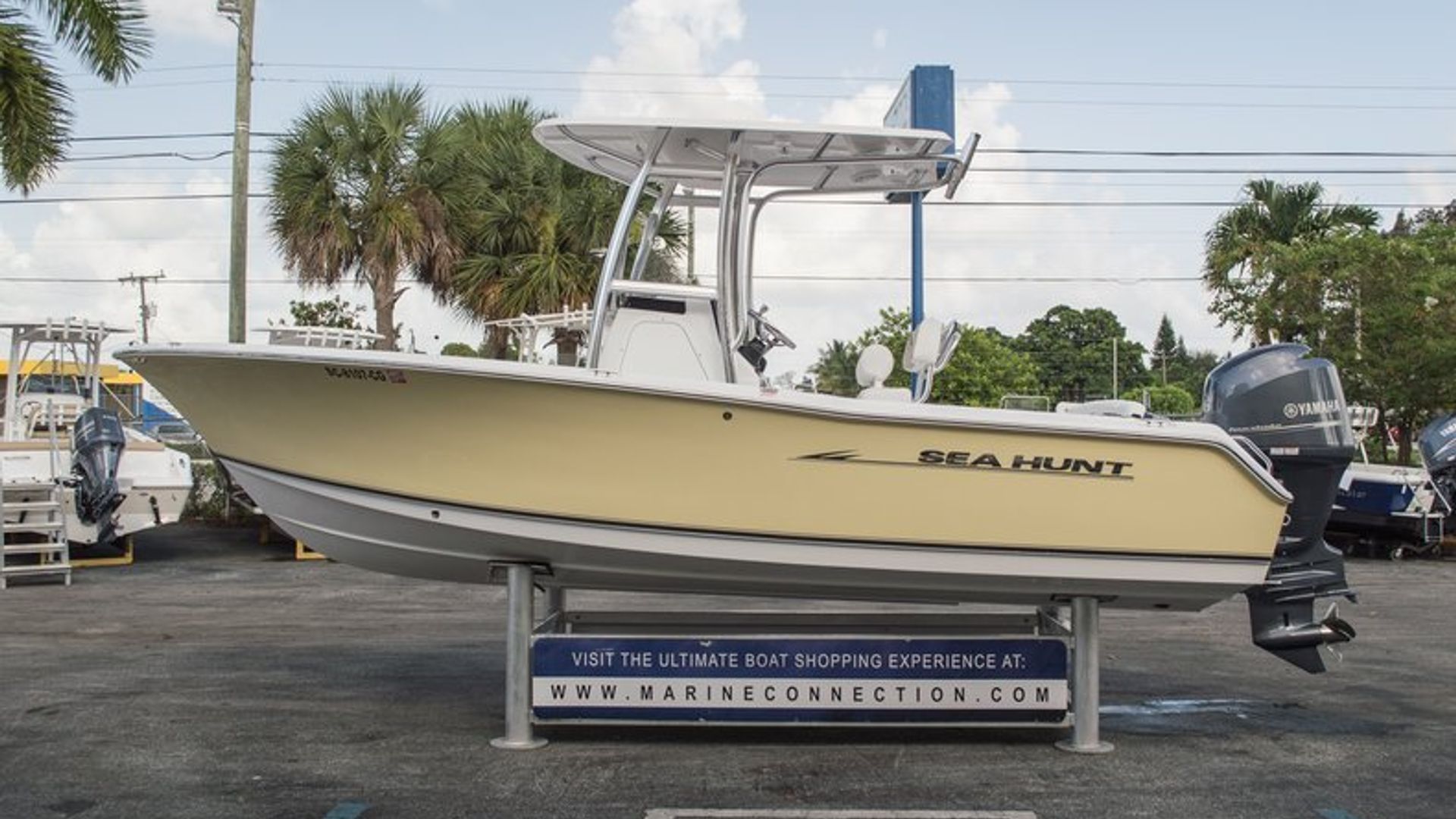 Used 2013 Sea Hunt 211 Ultra #0517 image 1