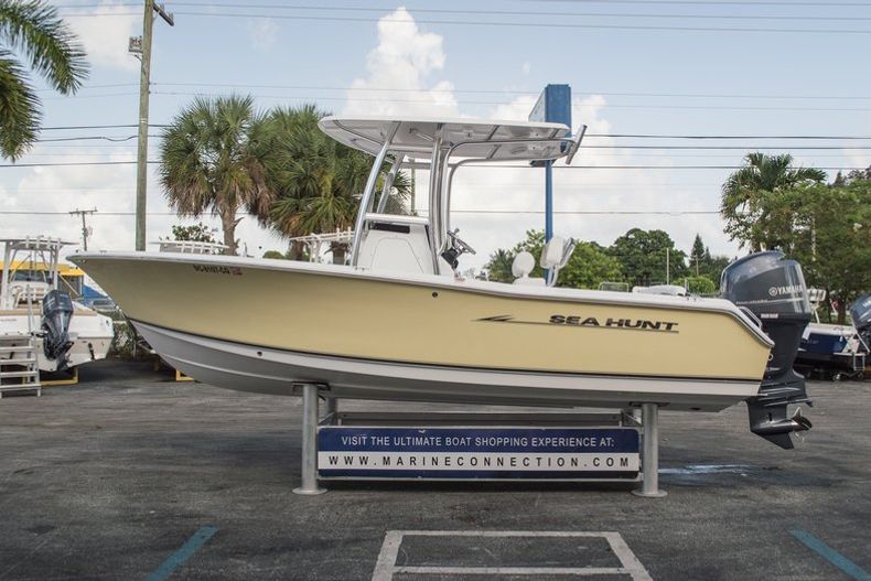 Used 2013 Sea Hunt 211 Ultra boat for sale in Vero Beach, FL