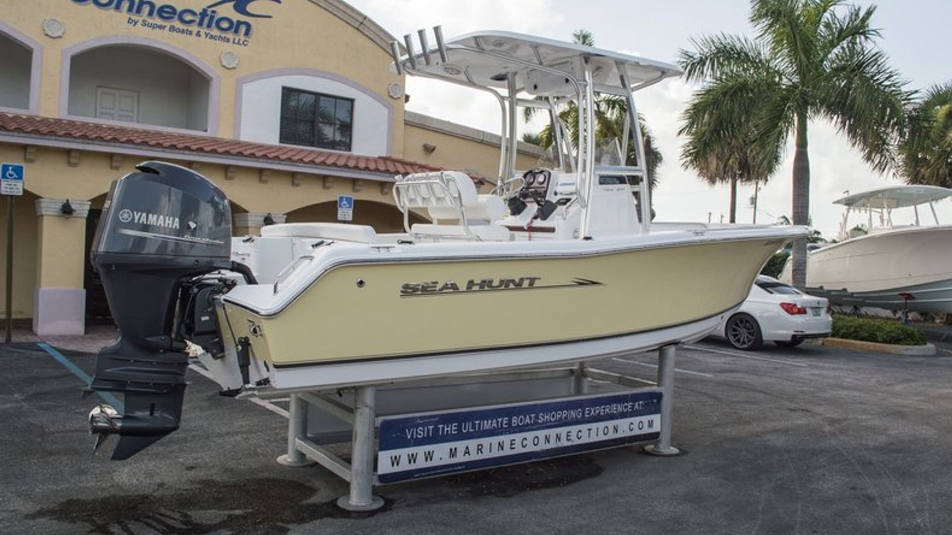 Used 2013 Sea Hunt 211 Ultra #0517 image 2