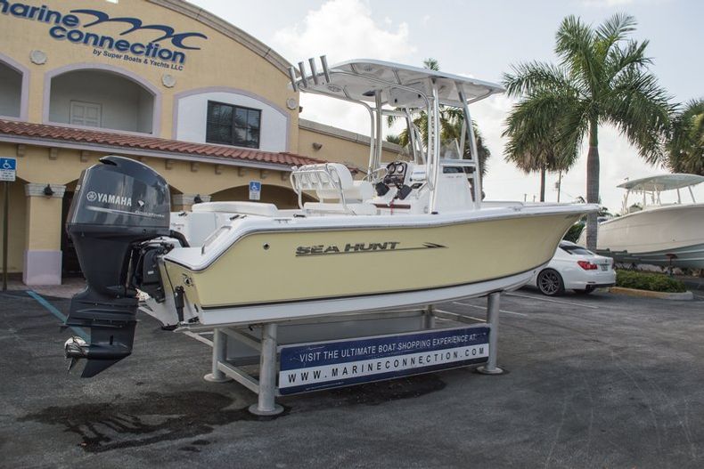 Thumbnail 1 for Used 2013 Sea Hunt 211 Ultra boat for sale in Vero Beach, FL