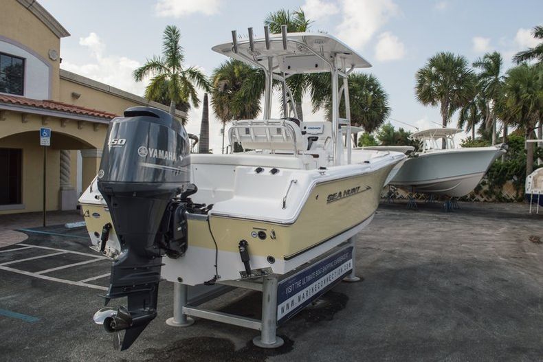 Thumbnail 5 for Used 2013 Sea Hunt 211 Ultra boat for sale in Vero Beach, FL