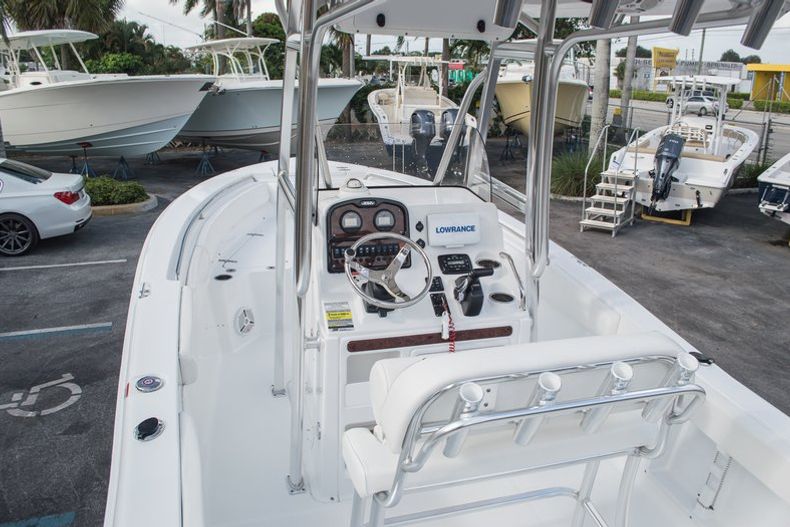 Thumbnail 8 for Used 2013 Sea Hunt 211 Ultra boat for sale in Vero Beach, FL