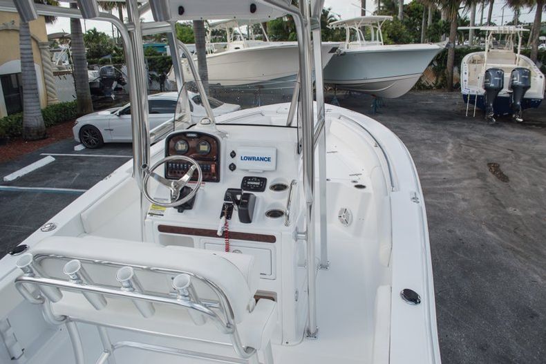 Thumbnail 10 for Used 2013 Sea Hunt 211 Ultra boat for sale in Vero Beach, FL