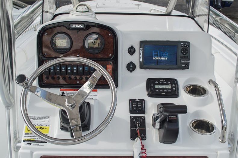 Thumbnail 11 for Used 2013 Sea Hunt 211 Ultra boat for sale in Vero Beach, FL