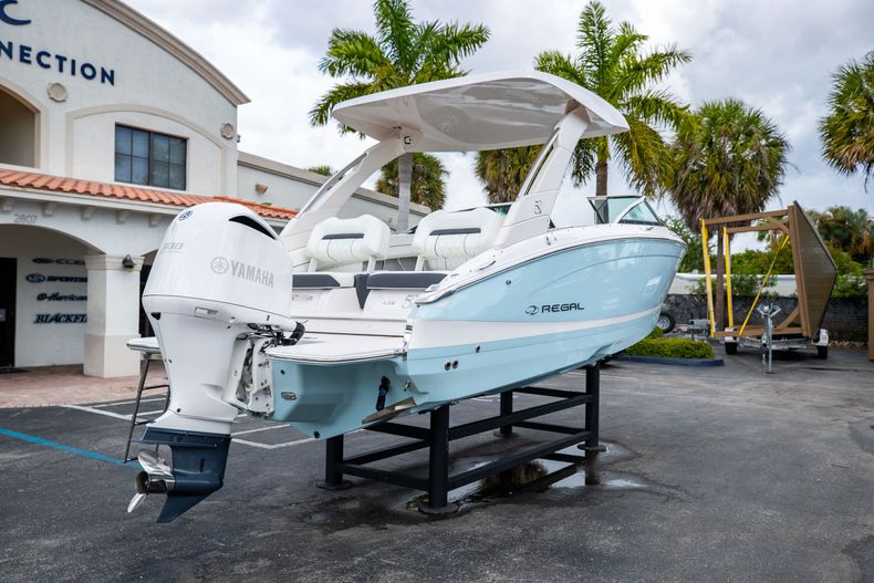 Thumbnail 12 for Used 2021 Regal LX6 Only 7 Hours boat for sale in West Palm Beach, FL