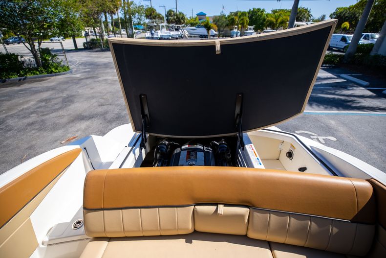 Thumbnail 12 for Used 2015 Sea Ray 210 SLX boat for sale in West Palm Beach, FL