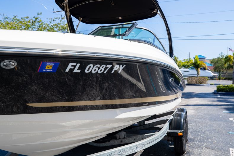 Thumbnail 3 for Used 2015 Sea Ray 210 SLX boat for sale in West Palm Beach, FL