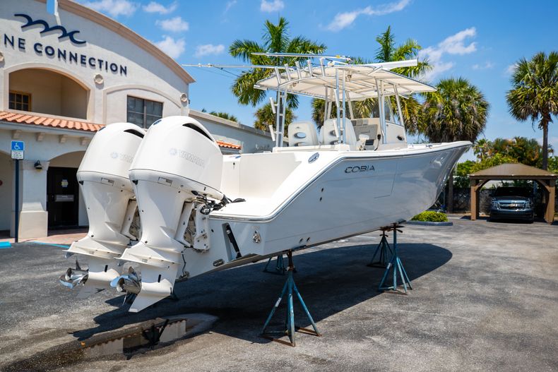 Thumbnail 11 for Used 2019 Cobia 320 CC boat for sale in West Palm Beach, FL