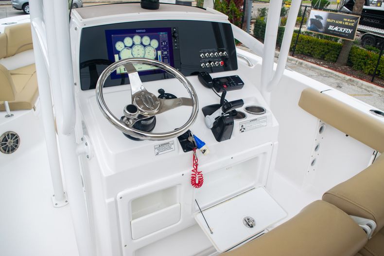Thumbnail 22 for Used 2016 Sportsman Heritage 231 Center Console boat for sale in Fort Lauderdale, FL