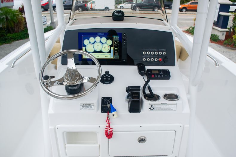 Thumbnail 21 for Used 2016 Sportsman Heritage 231 Center Console boat for sale in Fort Lauderdale, FL