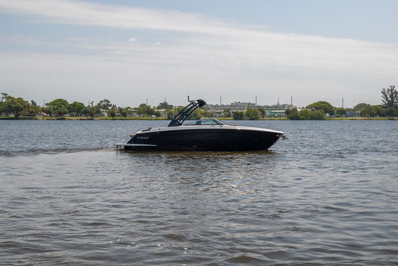 Thumbnail 32 for New 2021 Cobalt R8 boat for sale in West Palm Beach, FL