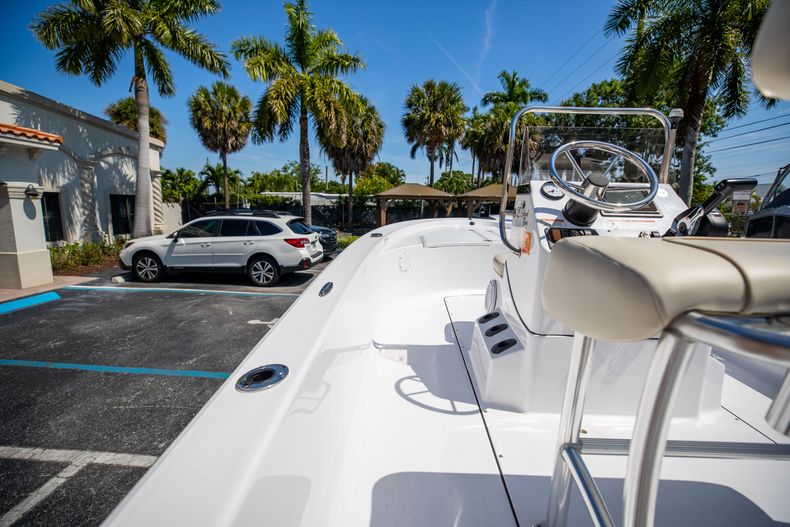 Thumbnail 21 for Used 2018 Sportsman Island Bay 20 Bay Boat boat for sale in West Palm Beach, FL