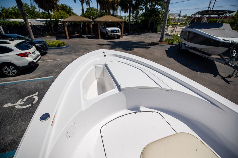 Thumbnail 34 for Used 2018 Sportsman Island Bay 20 Bay Boat boat for sale in West Palm Beach, FL
