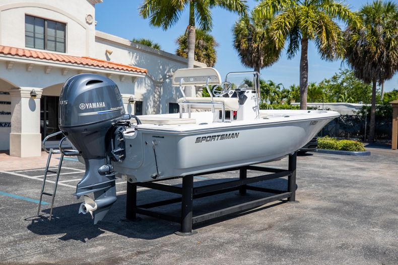 Thumbnail 10 for Used 2018 Sportsman Island Bay 20 Bay Boat boat for sale in West Palm Beach, FL