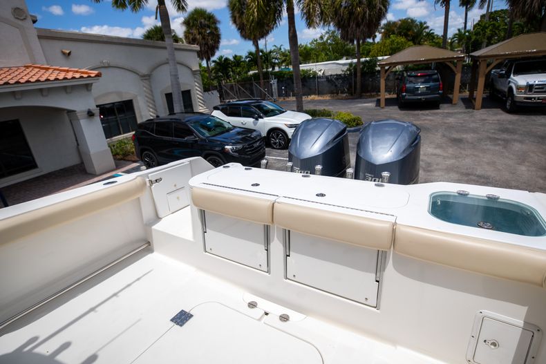 Thumbnail 15 for Used 2009 Everglades 320EX boat for sale in West Palm Beach, FL