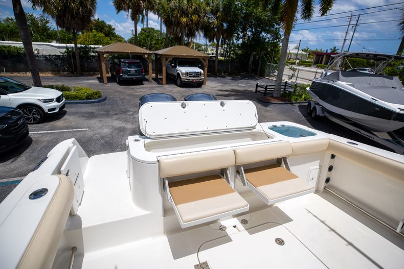 Thumbnail 14 for Used 2009 Everglades 320EX boat for sale in West Palm Beach, FL