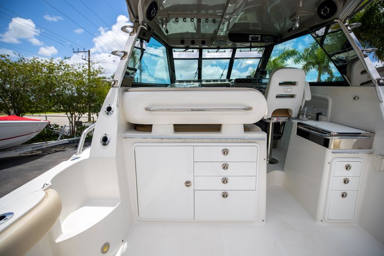 Thumbnail 24 for Used 2009 Everglades 320EX boat for sale in West Palm Beach, FL