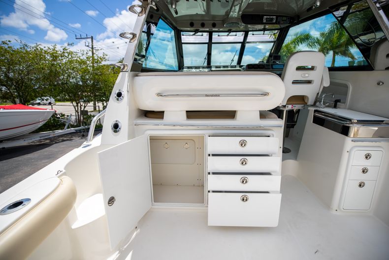 Thumbnail 25 for Used 2009 Everglades 320EX boat for sale in West Palm Beach, FL