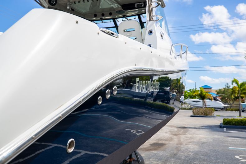Thumbnail 5 for Used 2009 Everglades 320EX boat for sale in West Palm Beach, FL