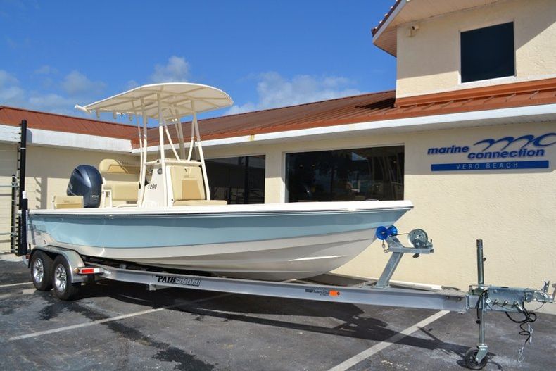 Thumbnail 1 for New 2016 Pathfinder 2200 TRS Bay Boat boat for sale in Vero Beach, FL