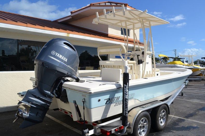 Thumbnail 6 for New 2016 Pathfinder 2200 TRS Bay Boat boat for sale in Vero Beach, FL
