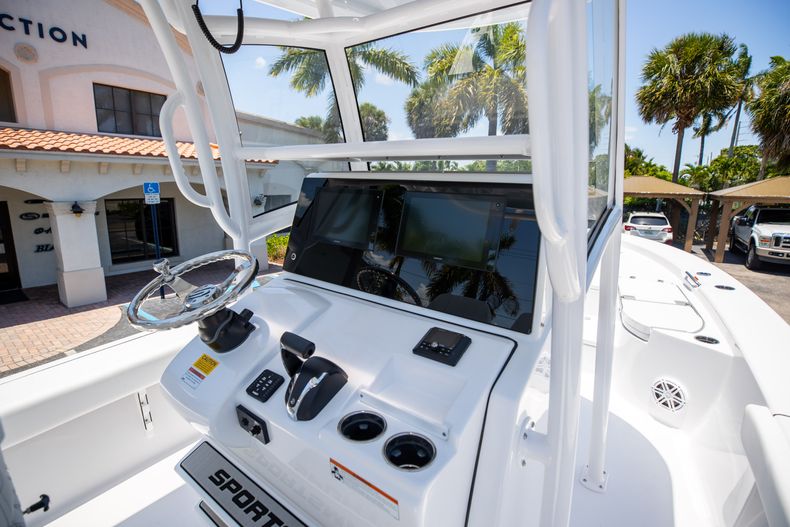 Thumbnail 28 for New 2021 Sportsman Masters 267 Bay Boat boat for sale in West Palm Beach, FL