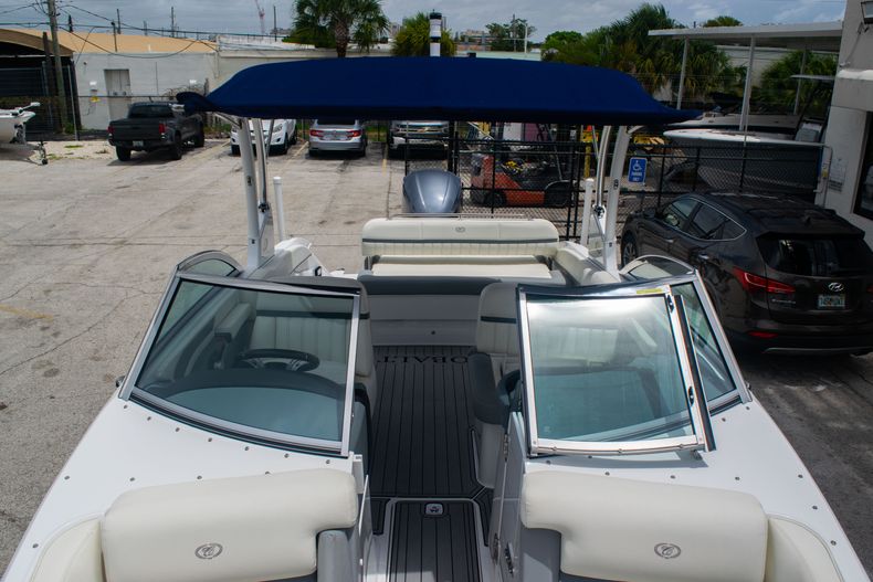 Thumbnail 33 for Used 2018 Cobalt 25SC boat for sale in Fort Lauderdale, FL