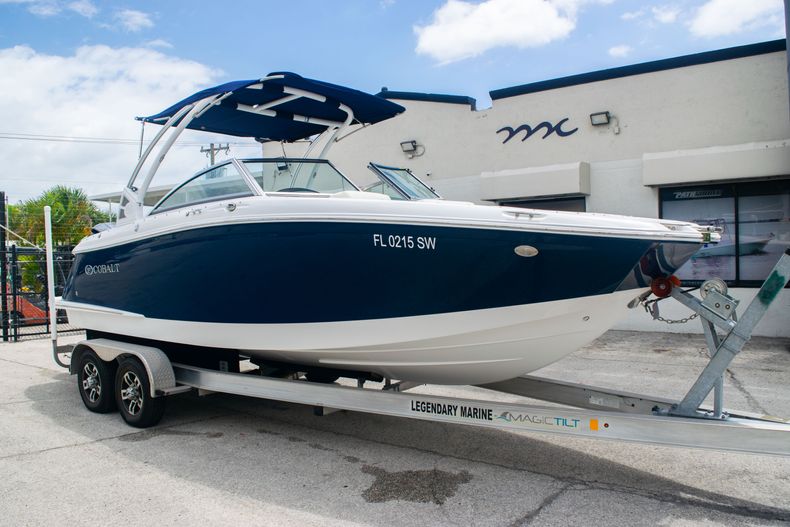 Thumbnail 1 for Used 2018 Cobalt 25SC boat for sale in Fort Lauderdale, FL