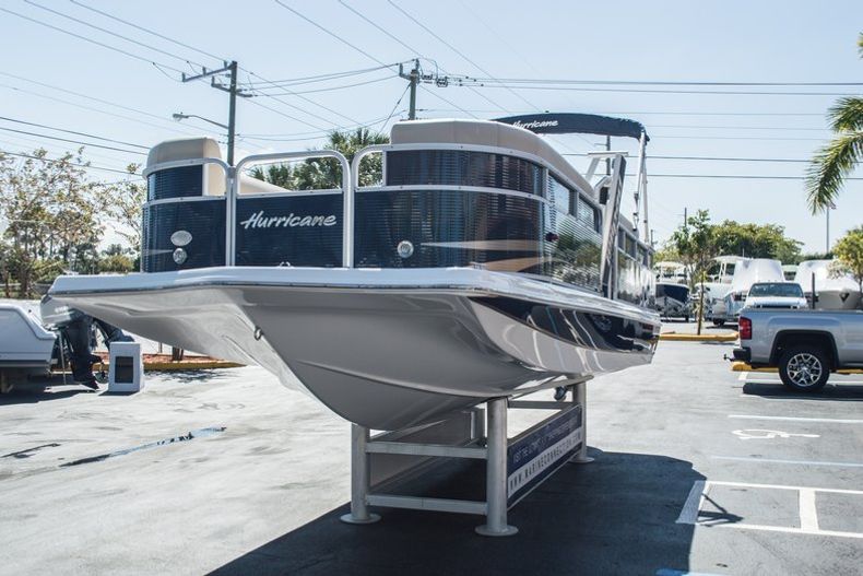 Thumbnail 3 for New 2015 Hurricane FunDeck FD 236 OB boat for sale in West Palm Beach, FL