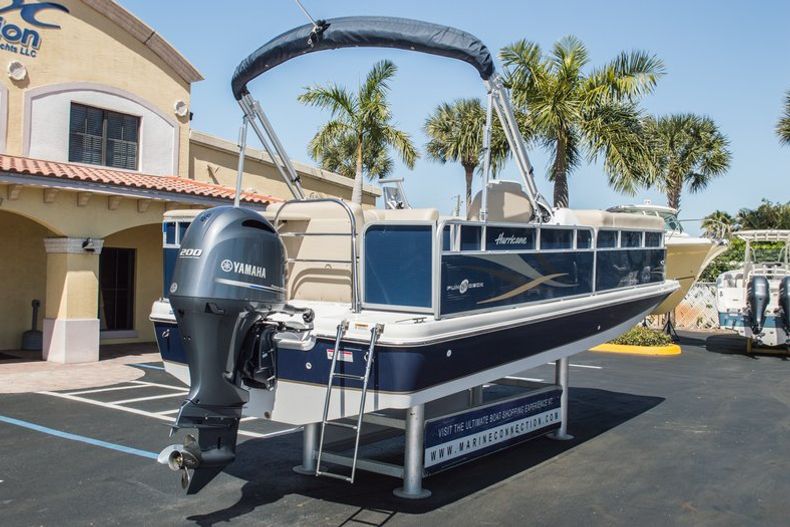 Thumbnail 7 for New 2015 Hurricane FunDeck FD 236 OB boat for sale in West Palm Beach, FL