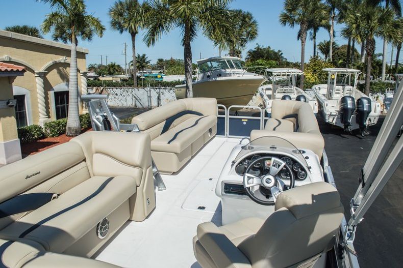 Thumbnail 9 for New 2015 Hurricane FunDeck FD 236 OB boat for sale in West Palm Beach, FL