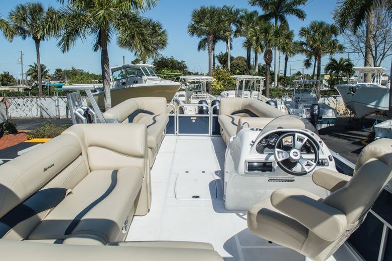 Thumbnail 10 for New 2015 Hurricane FunDeck FD 236 OB boat for sale in West Palm Beach, FL