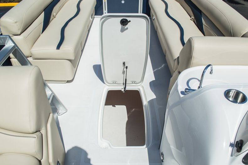 Thumbnail 42 for New 2015 Hurricane FunDeck FD 236 OB boat for sale in West Palm Beach, FL