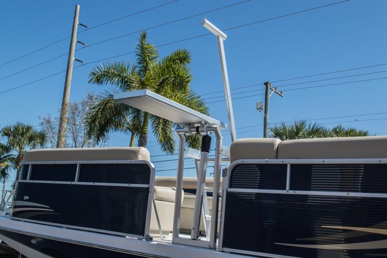Thumbnail 28 for New 2015 Hurricane FunDeck FD 236 OB boat for sale in West Palm Beach, FL