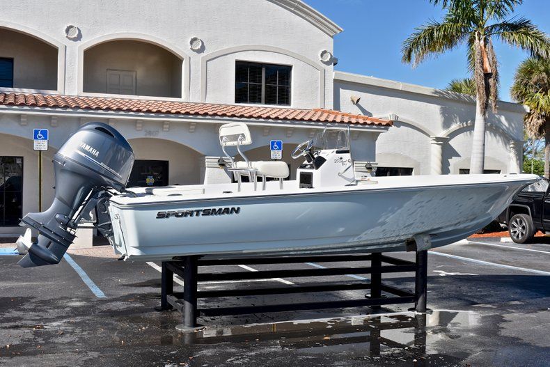 Thumbnail 7 for New 2018 Sportsman 20 Island Bay boat for sale in Miami, FL