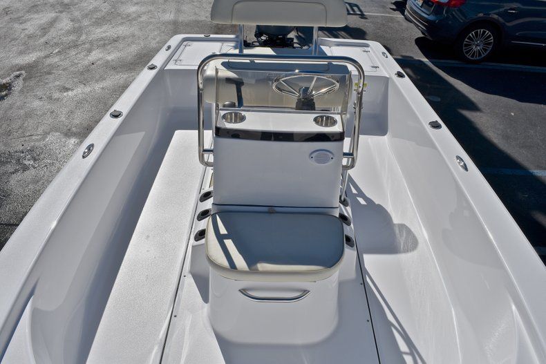 Thumbnail 27 for New 2018 Sportsman 20 Island Bay boat for sale in Miami, FL