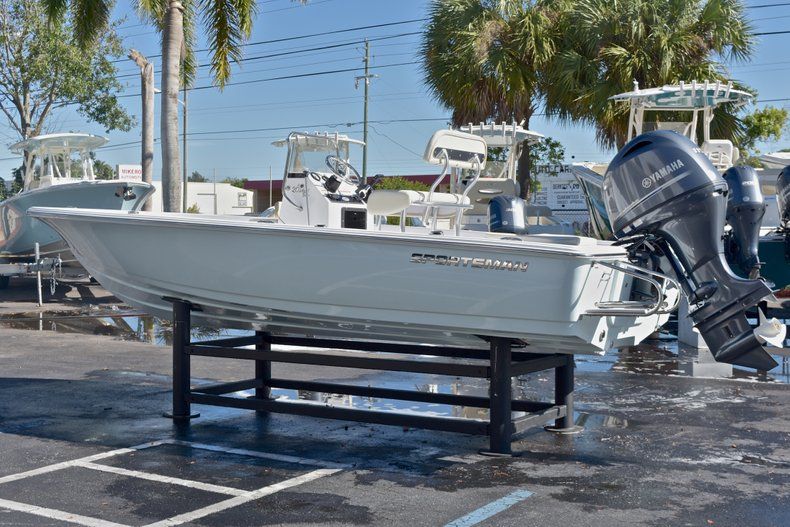 Thumbnail 5 for New 2018 Sportsman 20 Island Bay boat for sale in Miami, FL